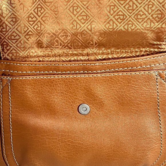 Pre-Owned Relic Shoulder Bag with Woven Straps - Picture 4 of 13